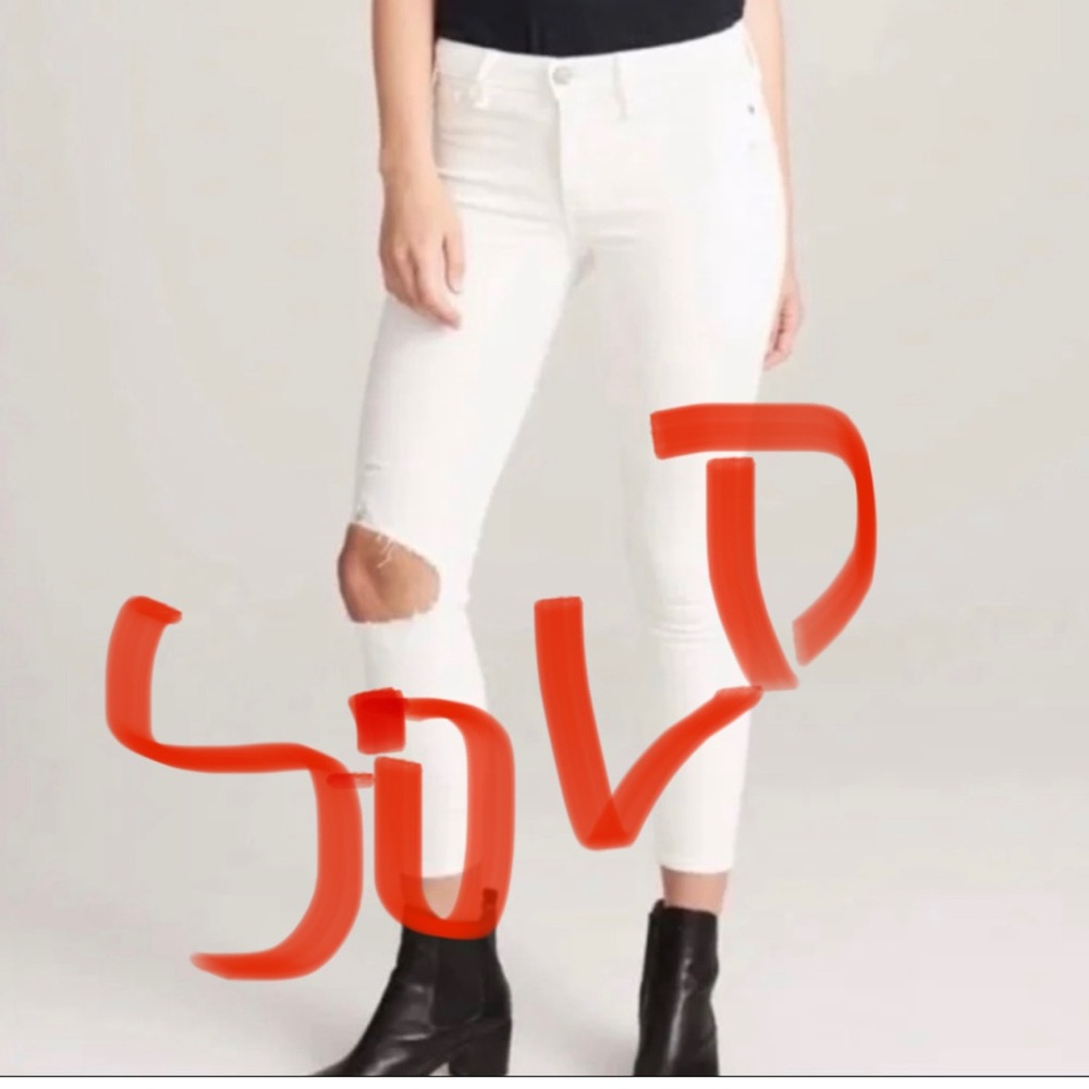 🔴WEEKEND SALE🔴Abercrombie&Fitch Harper Low Rise Ankle White jeans!  Size 28/6R